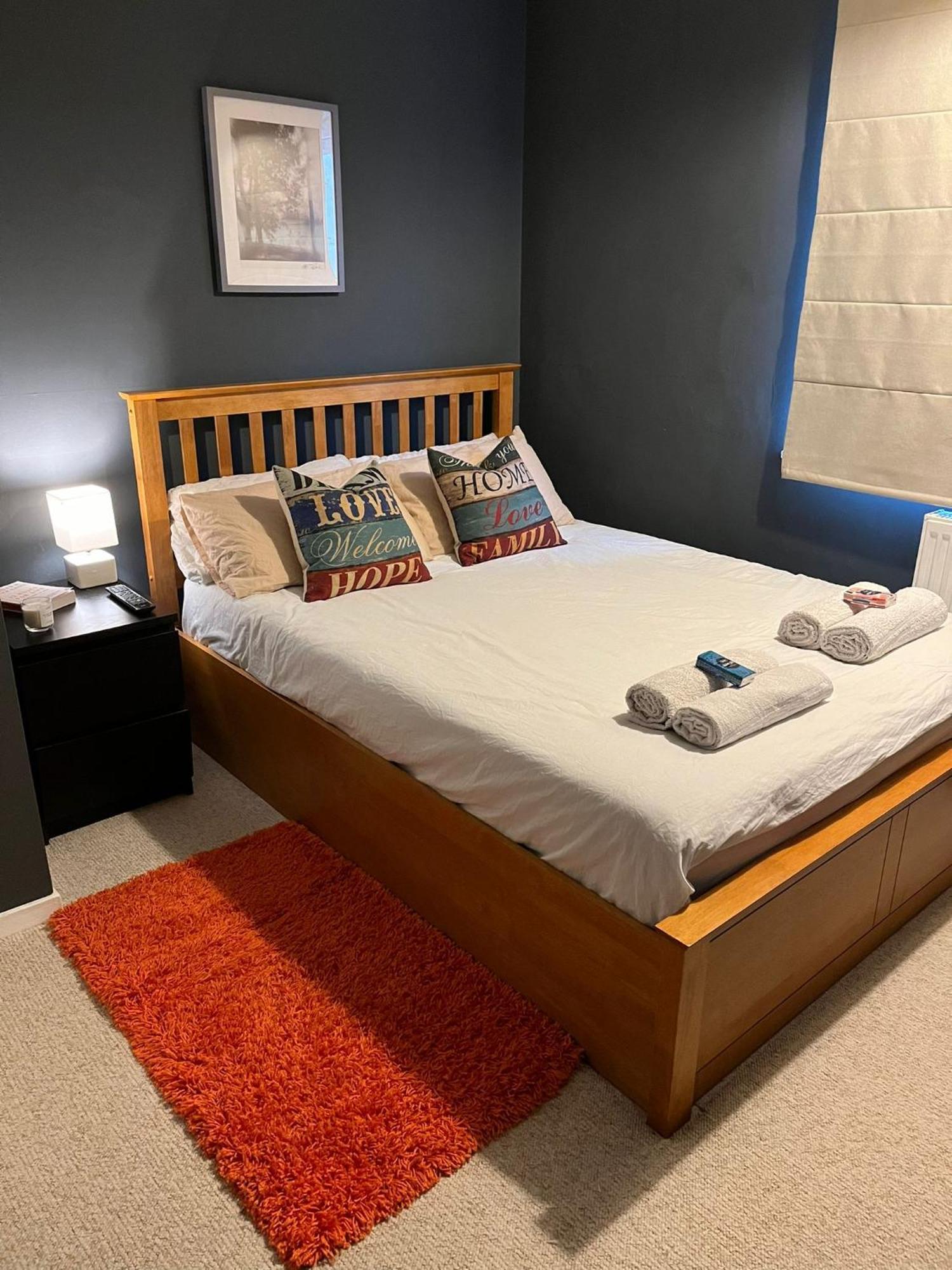 Stylish Double Room In Shared Apartment In Oxfordshire ภายนอก รูปภาพ